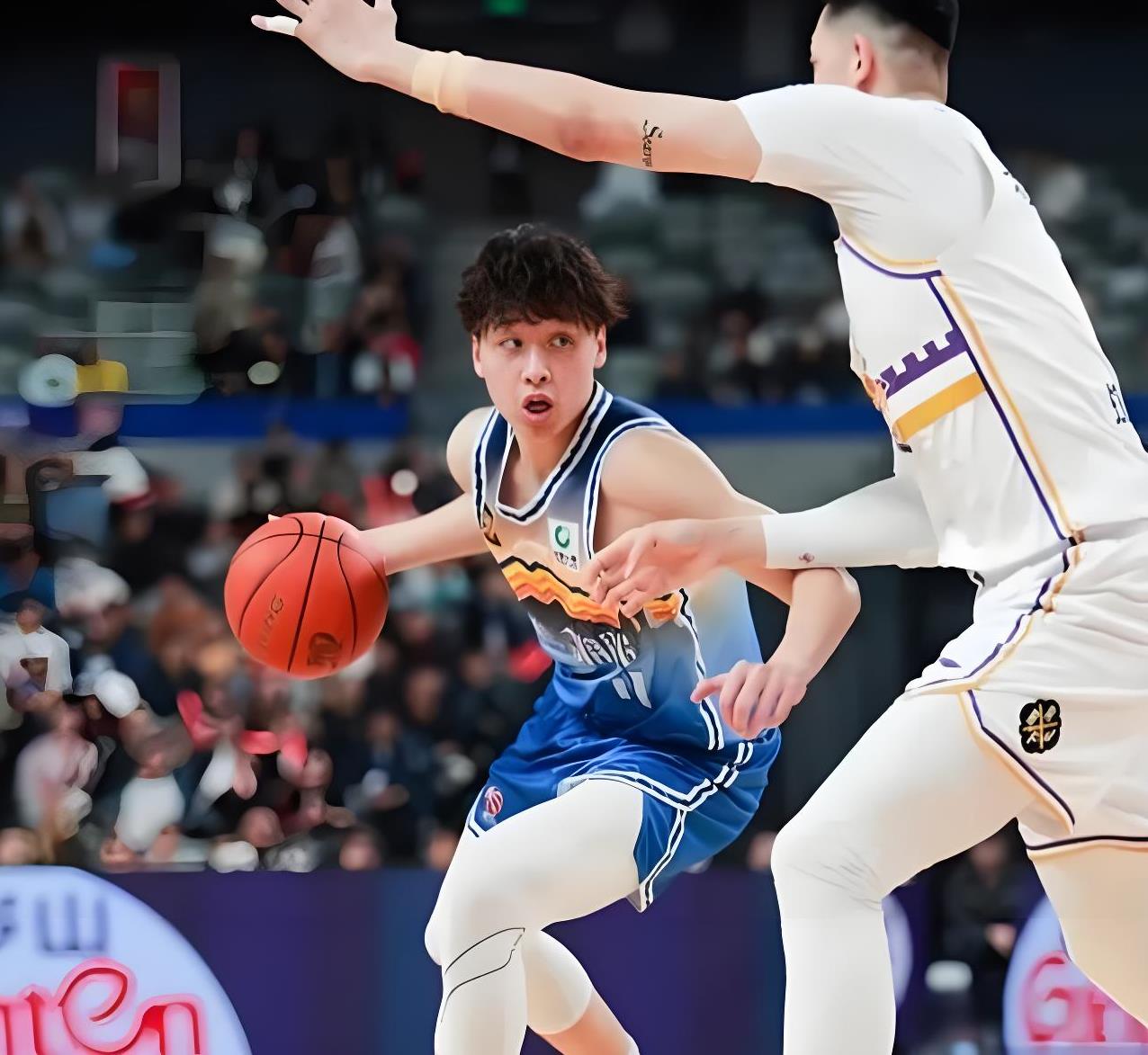 关于转会期体能课后，本菲卡队长鼓劲备战CBA常规赛，信心回归，临场指挥获称赞的信息