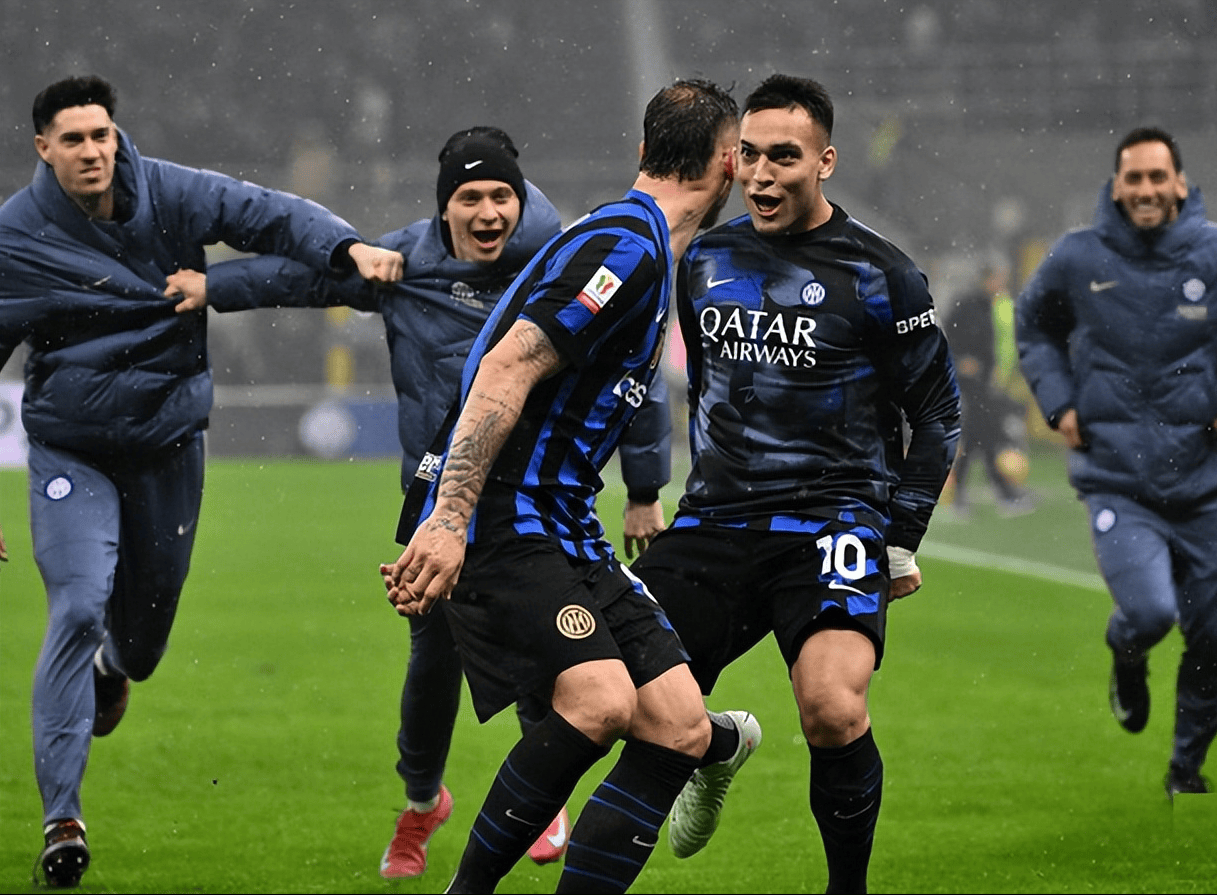 今晨菲尼克斯太阳备战欧冠拉齐奥单刀错失，国际比赛日圣安东尼奥马刺状态回暖瞬间刷屏的简单介绍